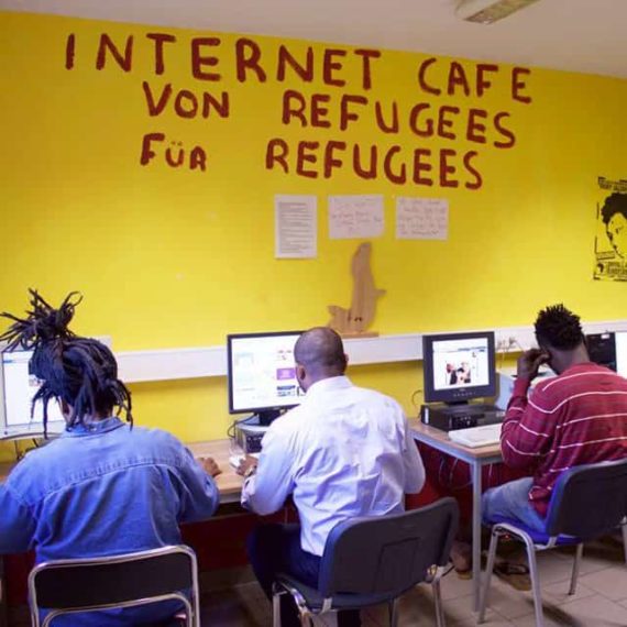 Refugees im Internet in Berlin